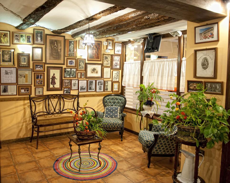 Hostal Santa Agueda Tarazona Eksteriør bilde