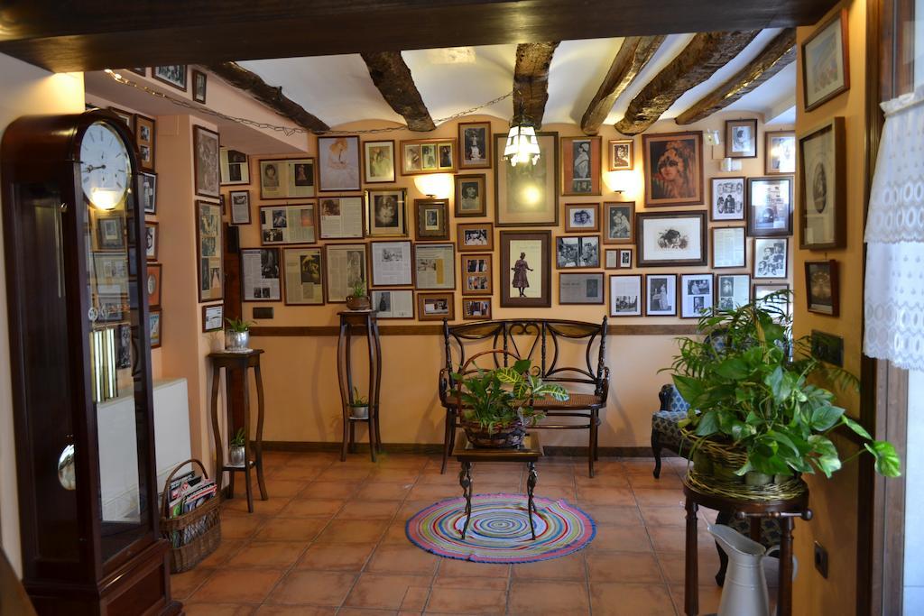 Hostal Santa Agueda Tarazona Eksteriør bilde