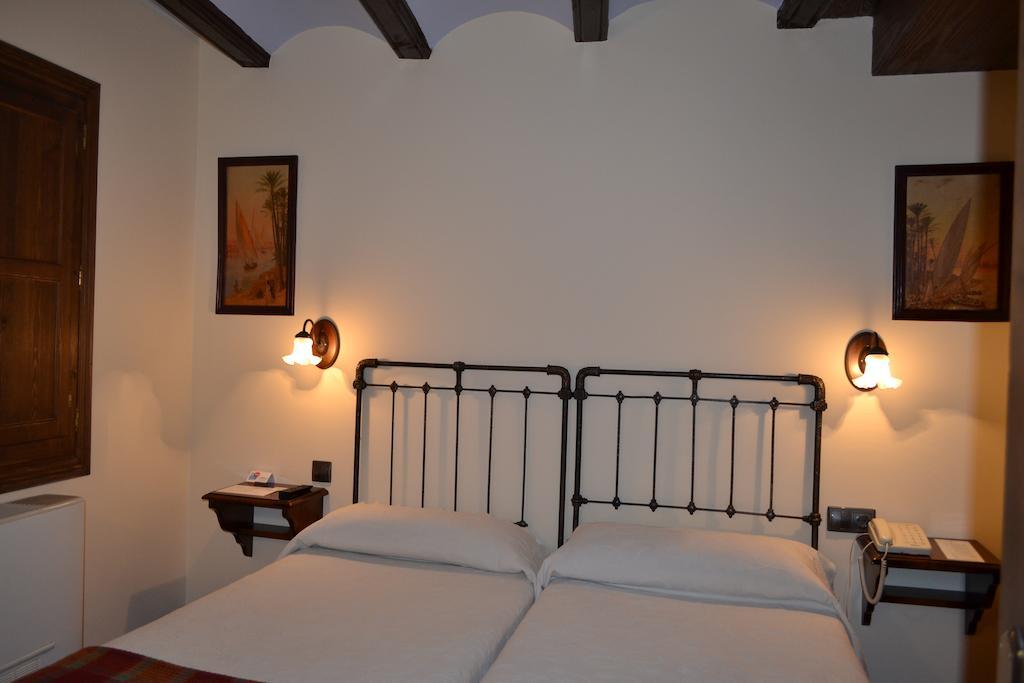 Hostal Santa Agueda Tarazona Eksteriør bilde